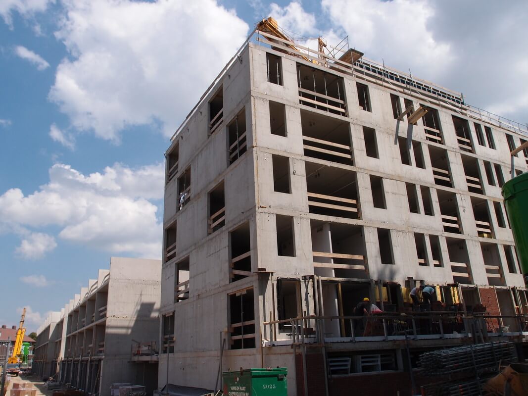 Nieuwbouw wordt niet meer belast met erfpacht. Foto's L. Engelman