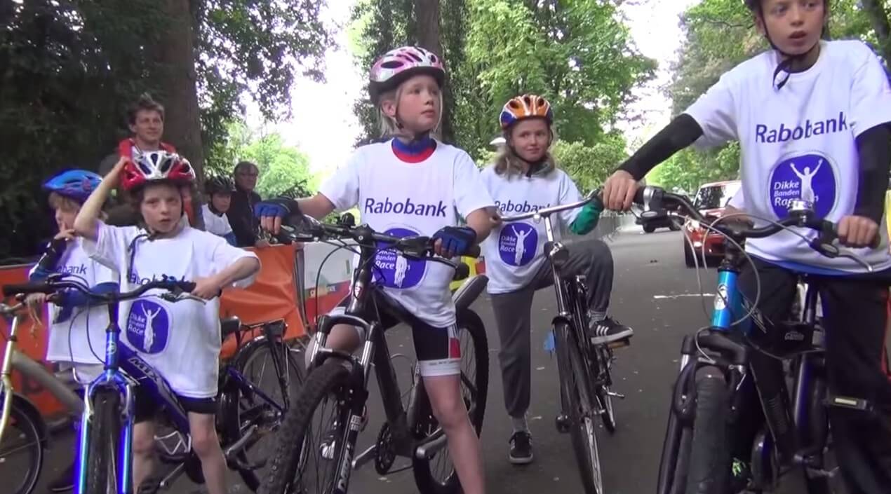 Deelnemers aan de Dikke Banden Race. Foto: B. Hendriks