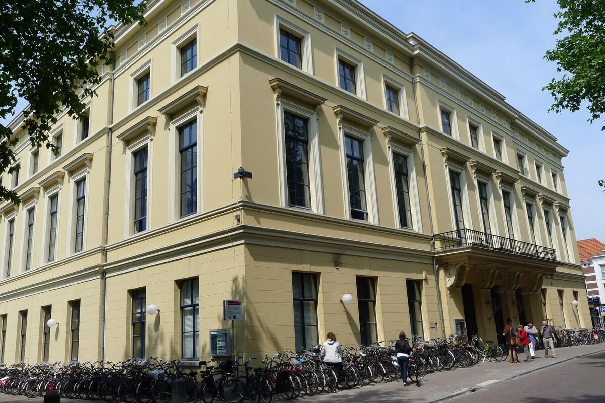 Het gebouw van Kunst- en Wetenschappen, de Muziekschool, aan de Mariaplaats. Foto: Ton van den Berg