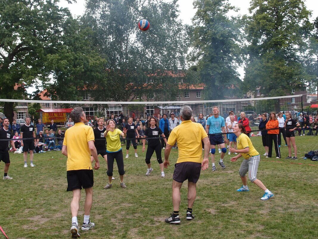 Volleybal in Oog in Al. Foto: L. Engelman