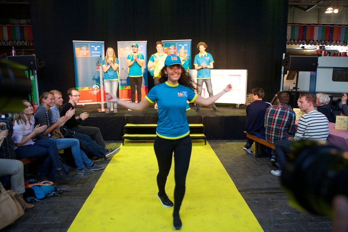 Een model showt de Tourkleding van de Tourmakers. Foto: Ton van den Berg
