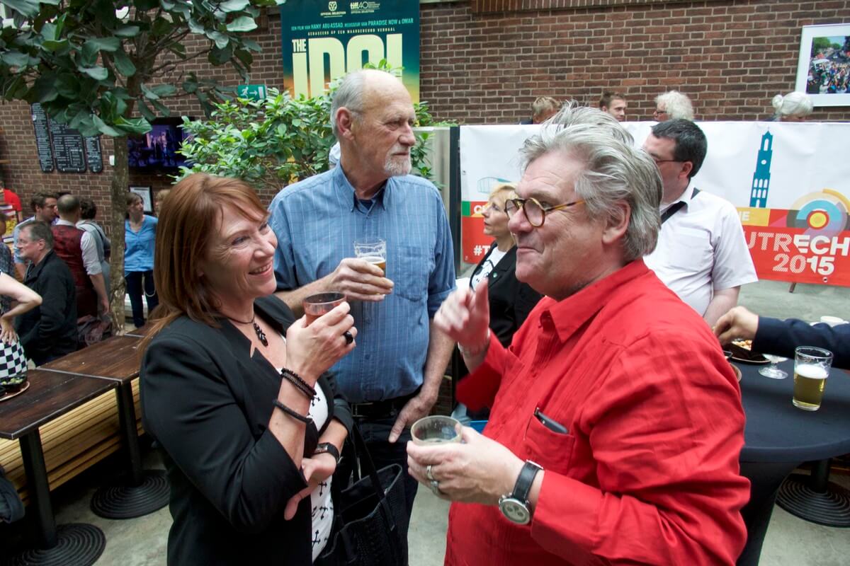Vincent Oldenborg (midden) met Jeroen Wielaert bij de boekpresentatie. Foto: Ton van den Berg