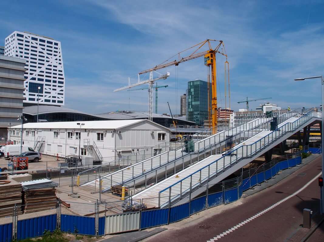 De nieuwe Moreelsebrug voor fietsers en voetganger moet eind van dit jaar klaar zijn. Foto: L. Engelman