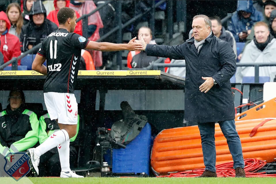 Dessers wordt door trainer Advocaat gewisseld. Foto: FC Utrecht