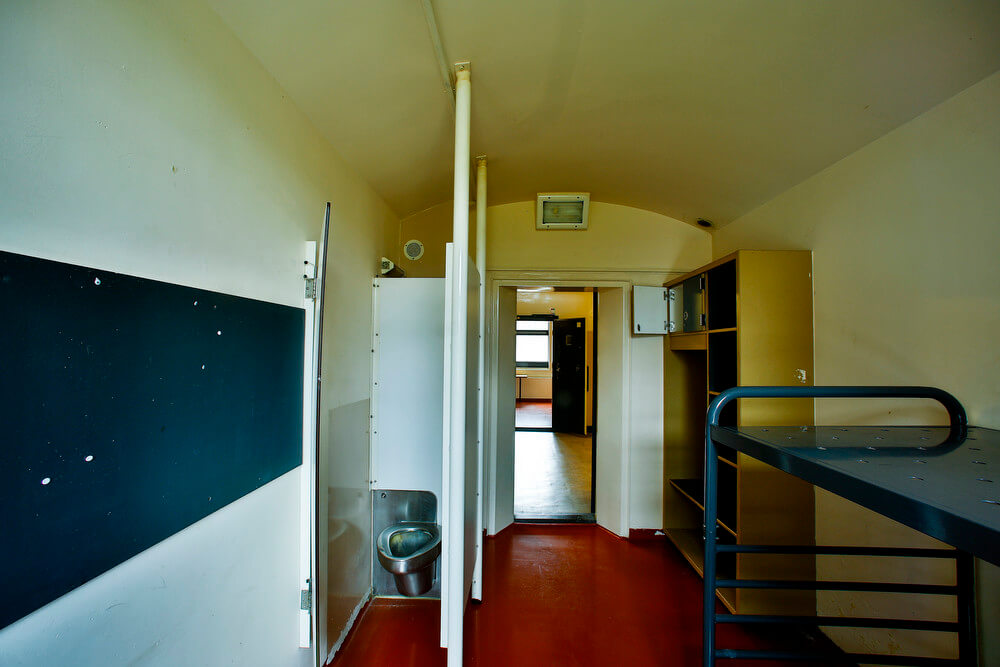 Een cel in het huis van bewaring. Foto: Michael Kooren