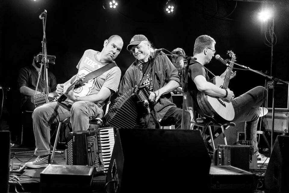 Lauroux en band in actie. Foto: Rob Verweij
