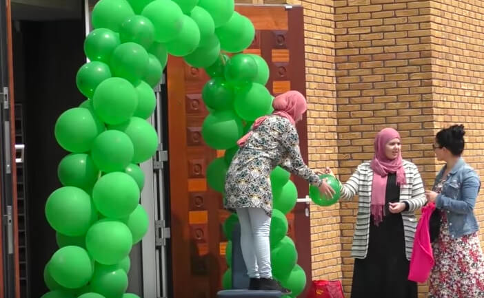 Feest bij het Islamitisch Cultureel Centrum. Foto: Hendriks
