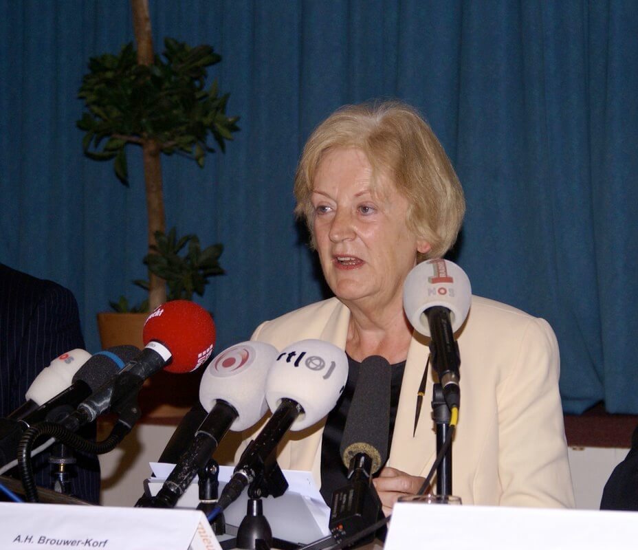 Tijdens een persconferentie inzake de schietpartij in het Ondiep in 2007. Foto: Ton van den Berg
