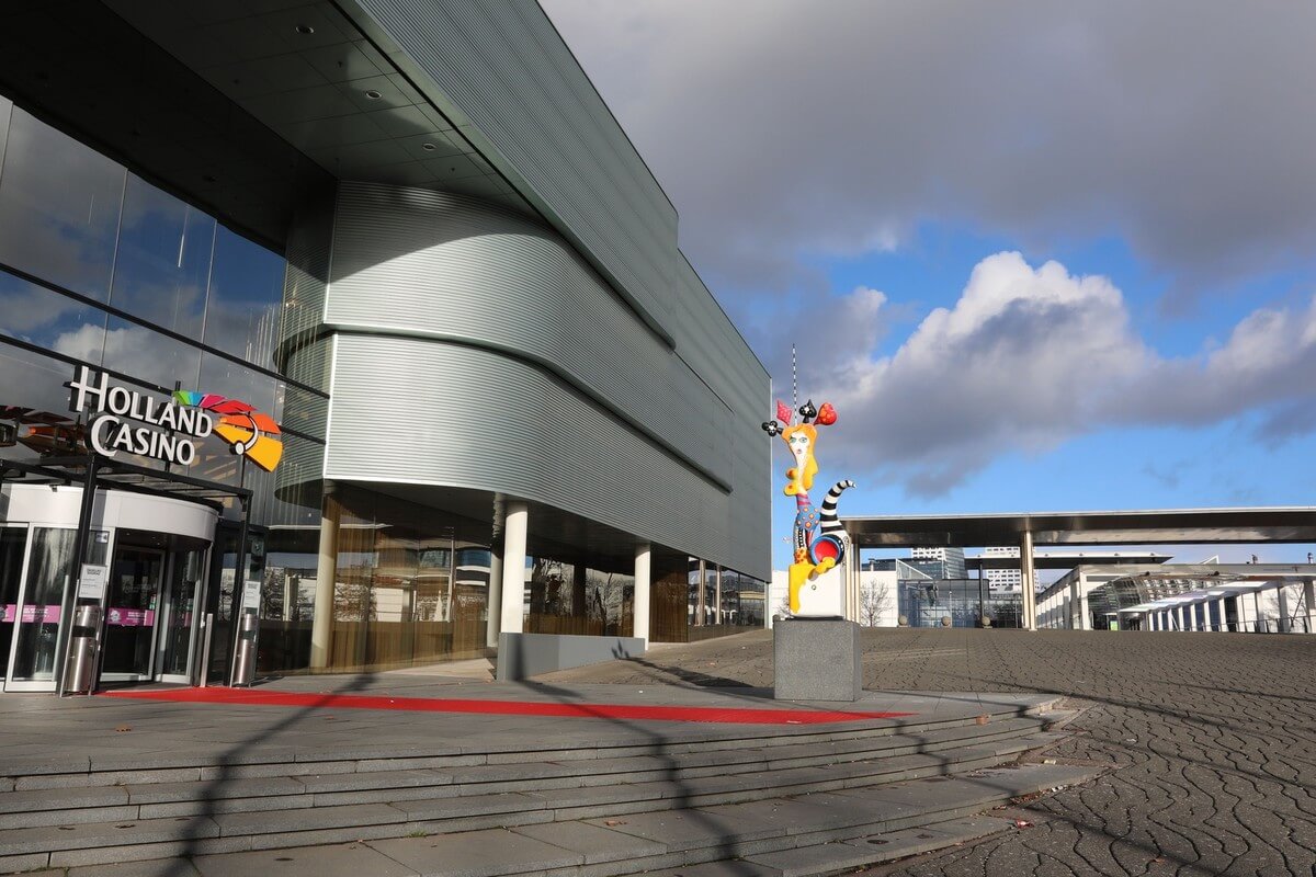Het Casino verhuist naar een plek tussen het kanaal en Hotel van der Valk. Foto: Ton van den Berg