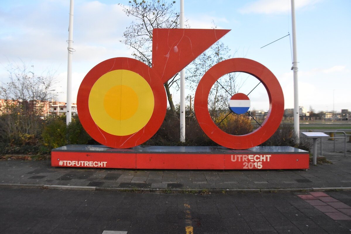 Het Utrechtse tourlogo op de Truus van Lierlaan. Foto: Jeroen Wielaert