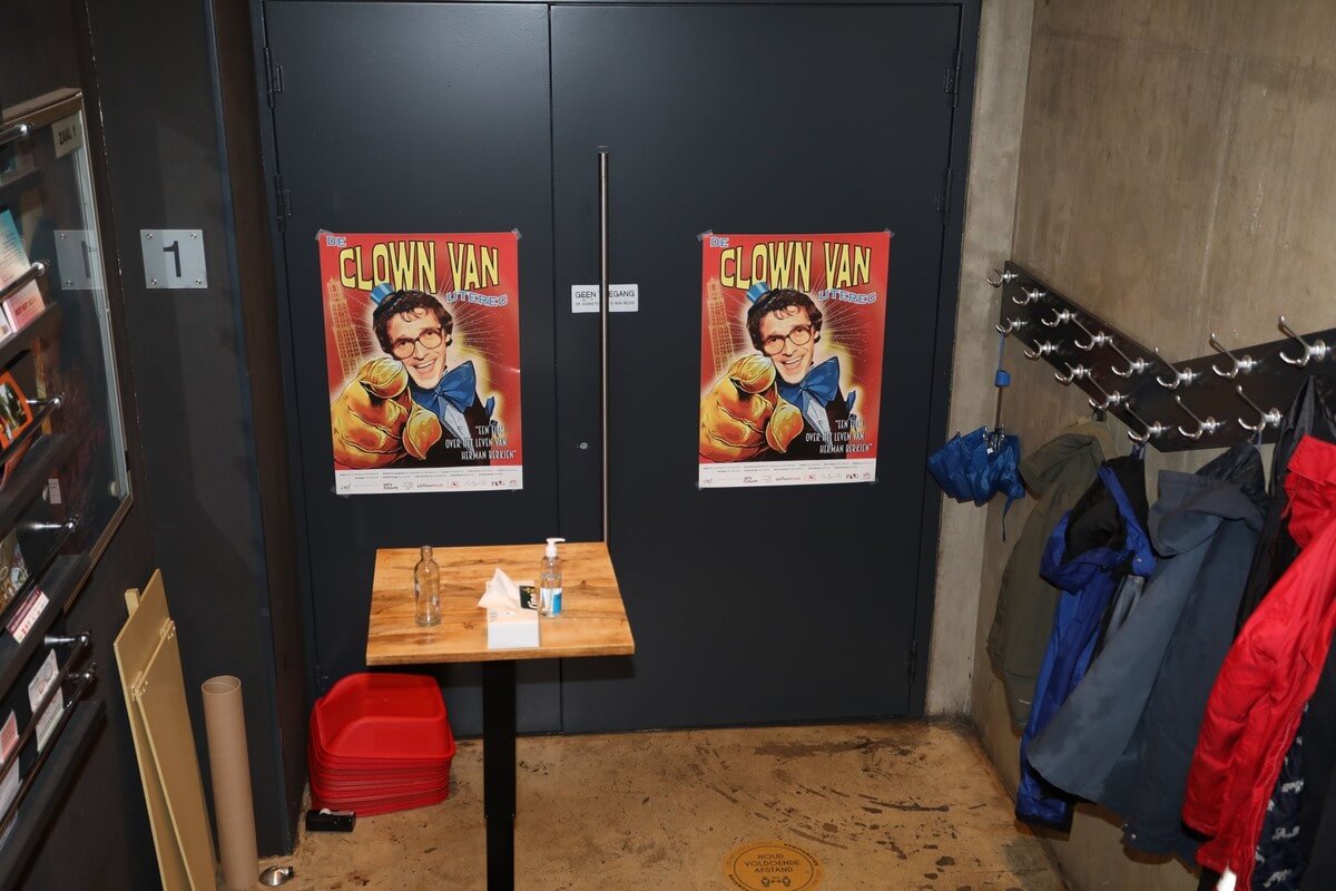 De documentaire De Clown van Utereg draait in Louis Hartlooper Complex. Foto: Ton van den Berg