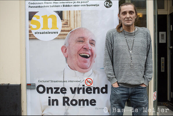 Straatnieuwsverkoper en interviewer Marc. Foto: Bas de Meijer