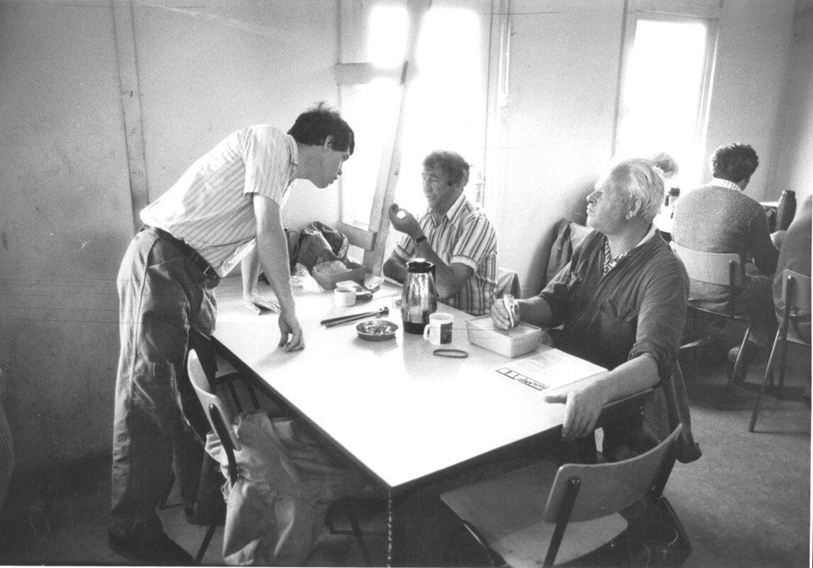Bondsbestuurder Jos van de Borgt (links) in de bouwkeet. Foto: archief Nieuws030