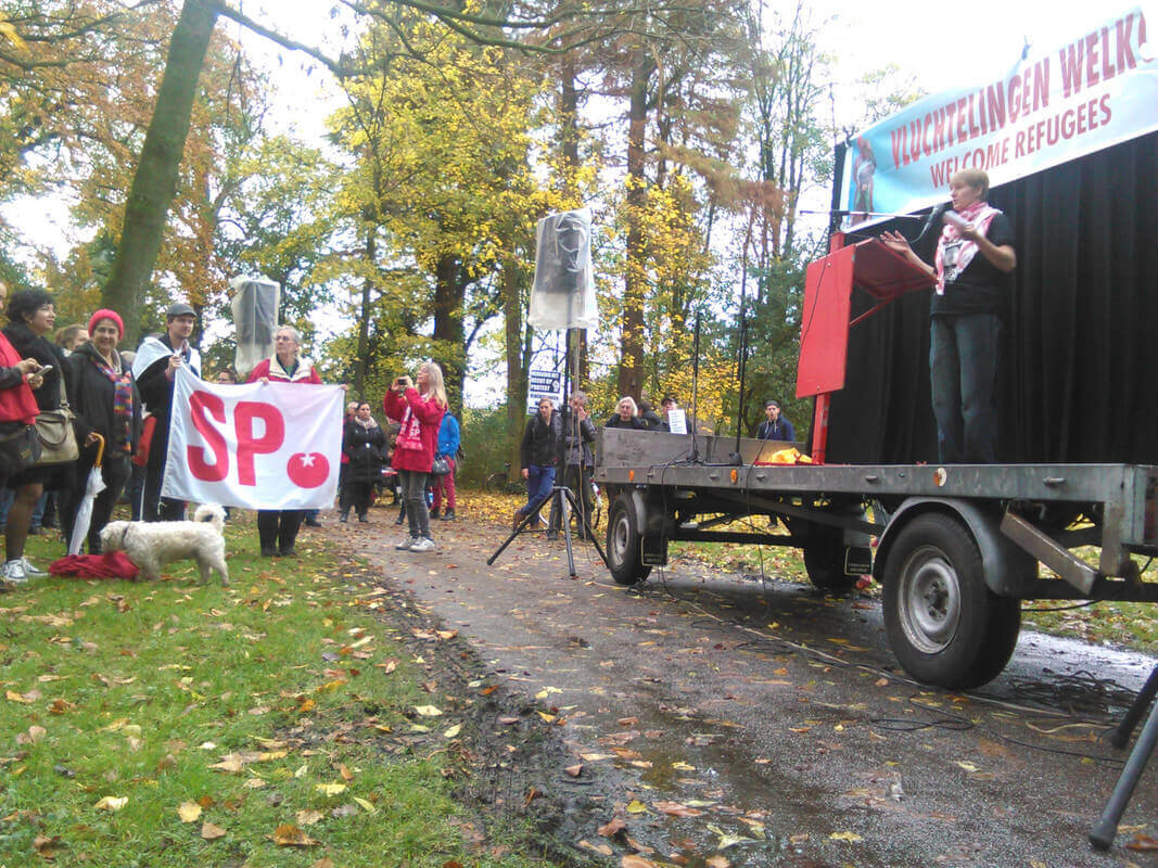 Demonstranten van Utrecht Bekent Kleur in het Hogelandsepark. Foto: R. Taams