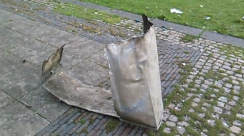 Oorzaak van een harde knal. Fotostill uit vlog R. Taams
