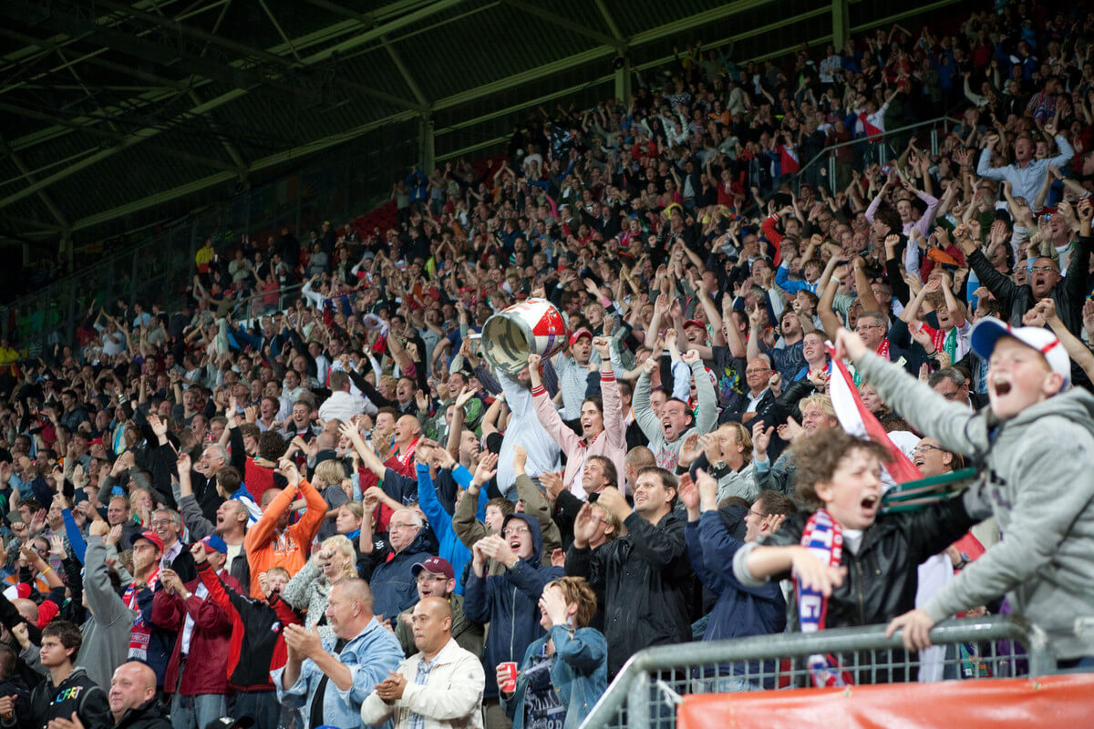 Volle tribunes in Galgenwaard bij Europees voetbal in 2010. Foto: Ton van den Berg