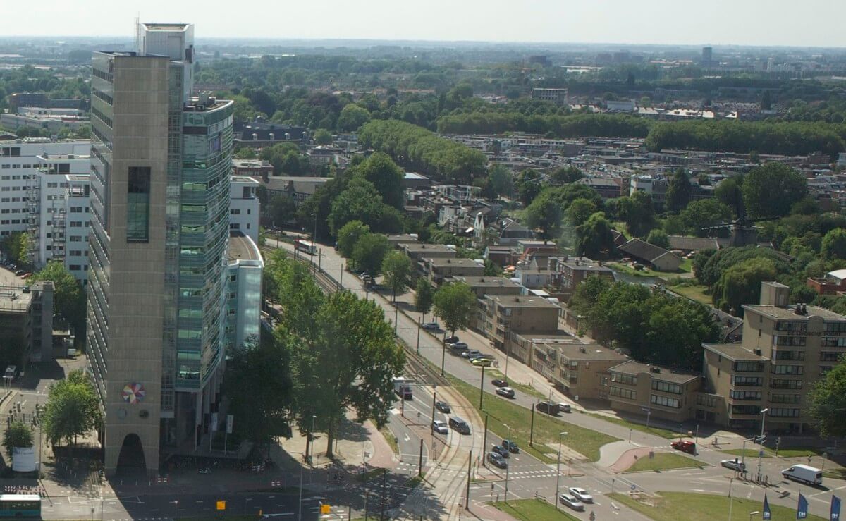 De Graadt van Roggenweg is qua luchtkwaliteit een van de vieze straten van Utrecht. Foto: Ton van den Berg