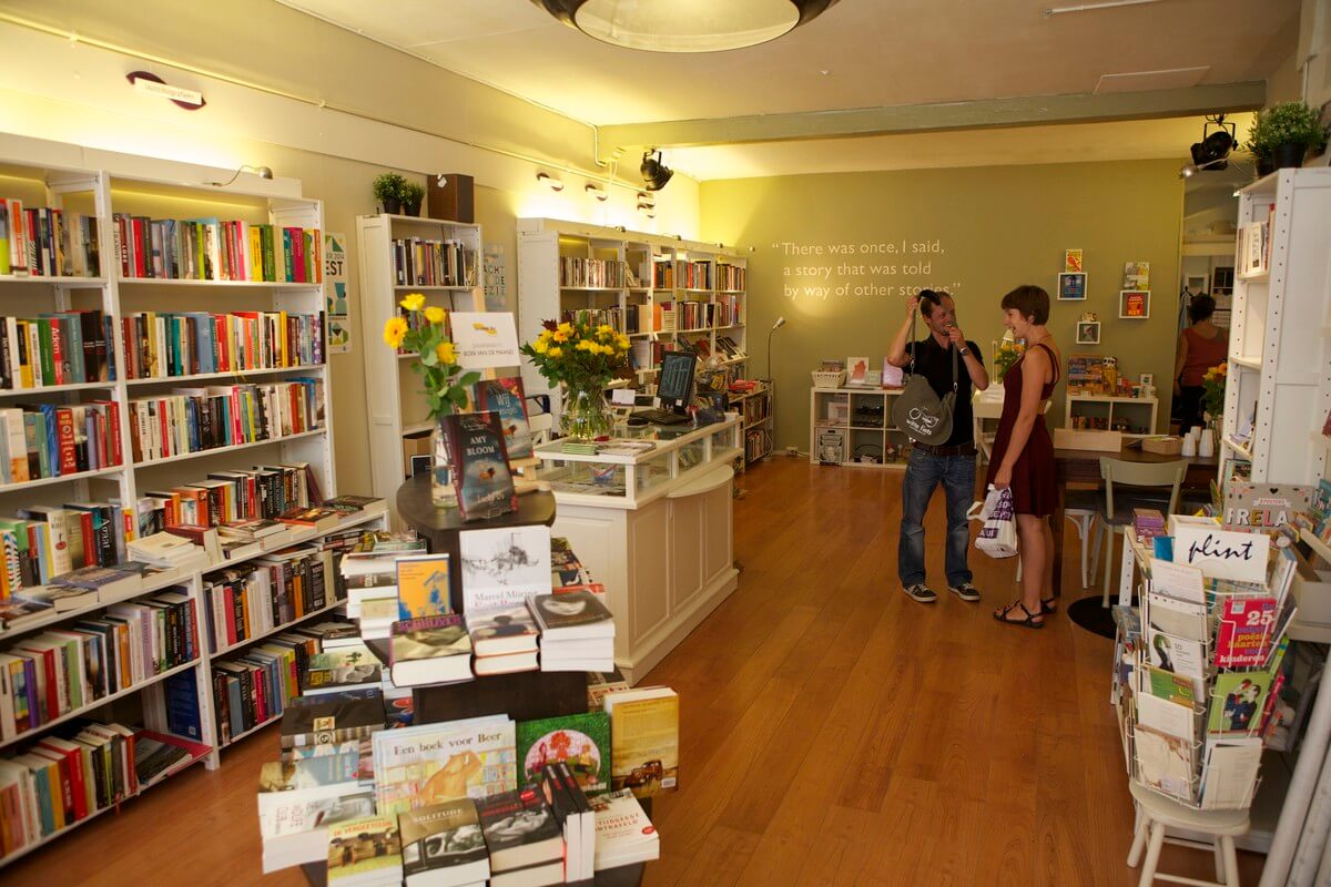 Boekwinkel Savannah Bay showt een geheel verbouwd winkelpand tijdens Uitfeest. Foto: Ton van den Berg