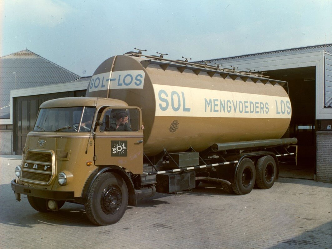 Een vrachtwagen van de sojafabriek. Foto: HUA