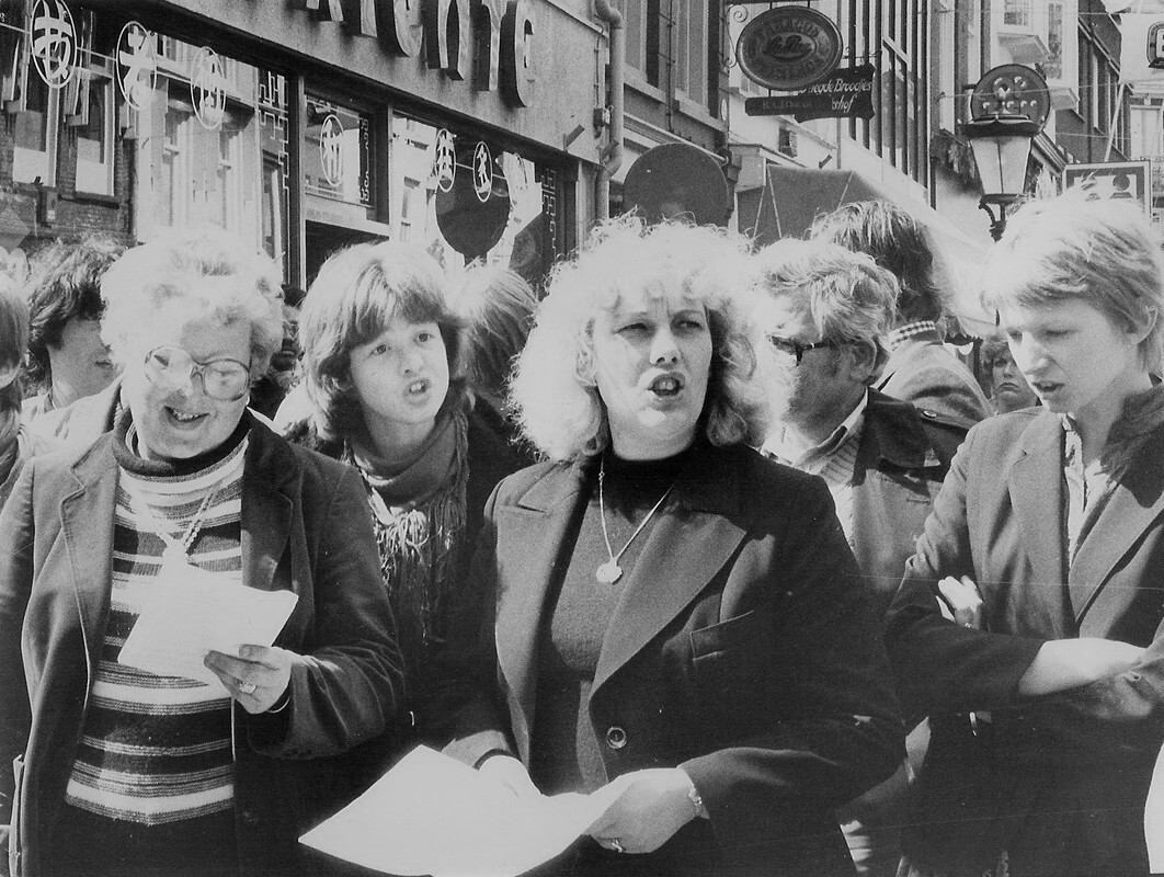 Hennie de Jong bij een actie. Foto: archief Bours