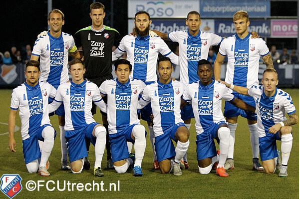 De spelers van FC Utrecht in het Elinkwijk-tenue. Foto: FC Utrecht