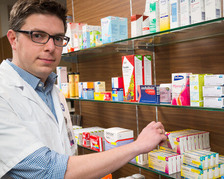 Een websitefoto van de apotheek van het UMC.