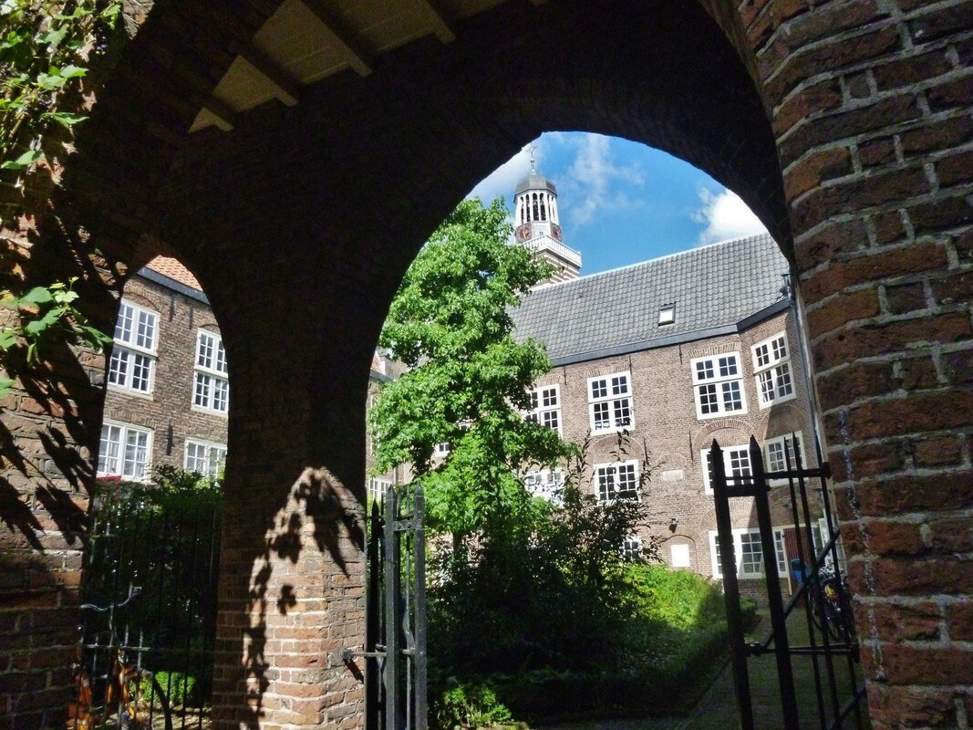 Een verborgen maar wel openbare kloostertuin. Foto: Jan Jansen
