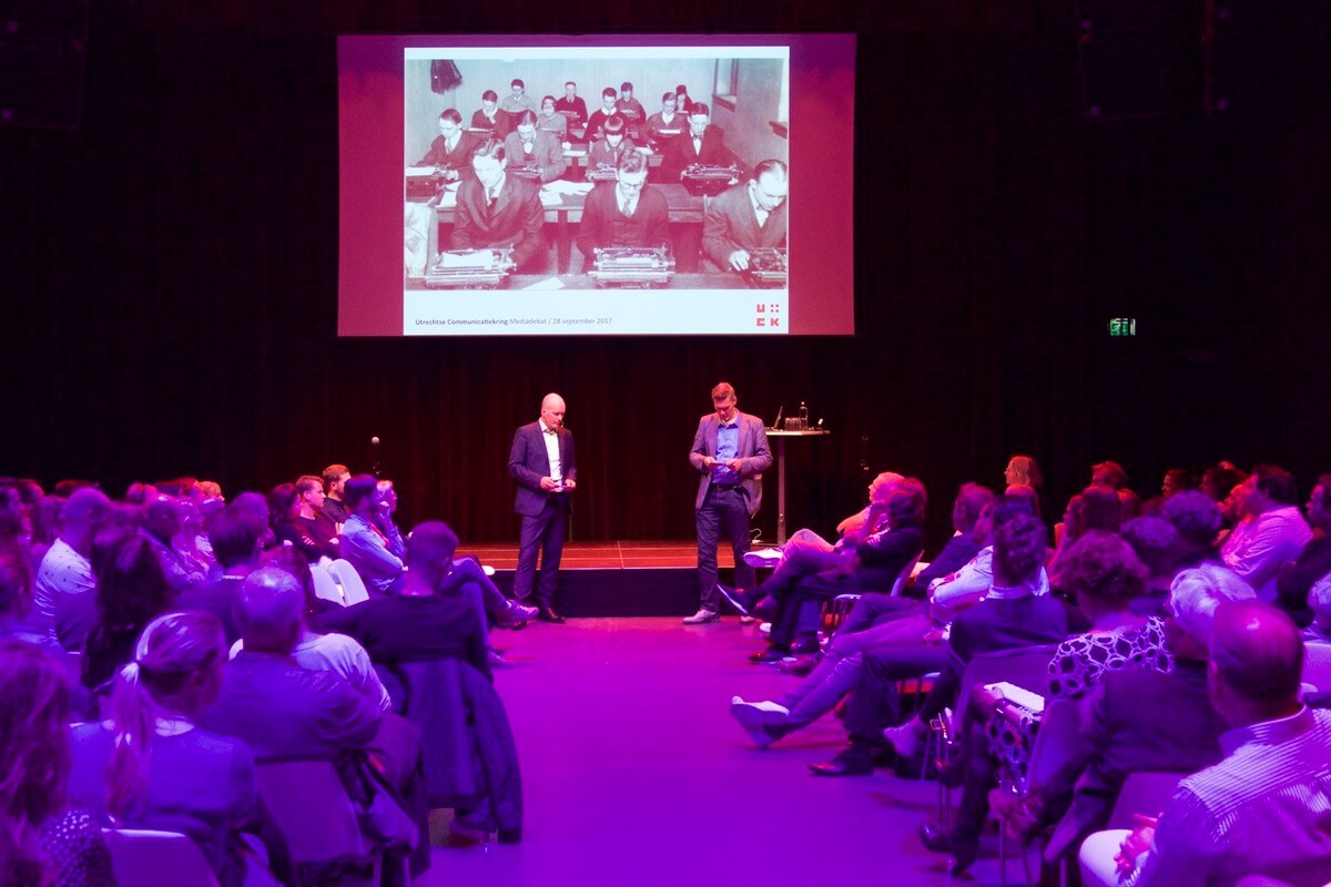 Publiek en sprekers tijdens het mediadebat in TivoliVredenburg. Foto: Ton van den Berg
