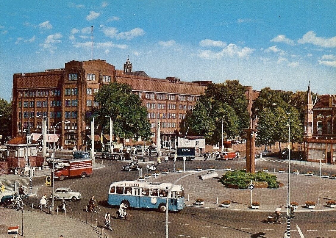 Het Smakkelaarsveld in de jaren vijftig met op de achtergrond de Jaarbeurs op het Vredenburg. Foto: collectie Nieuws030