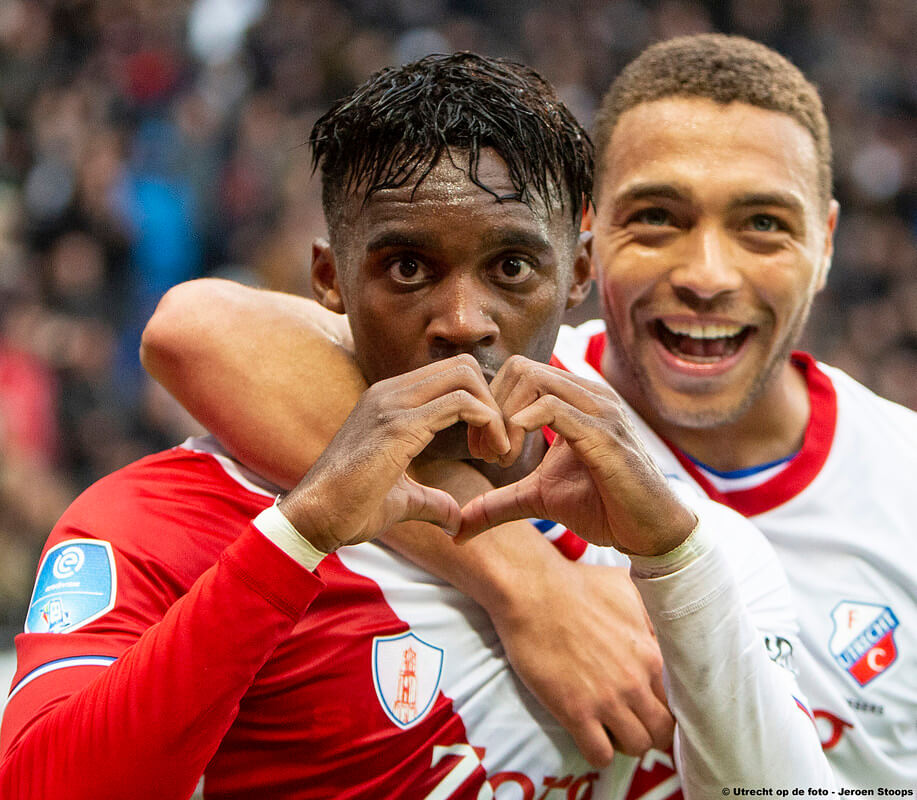 Bahebeck hartstikke blij met zijn twee doelpunten. Foto: Jeroen Stoops