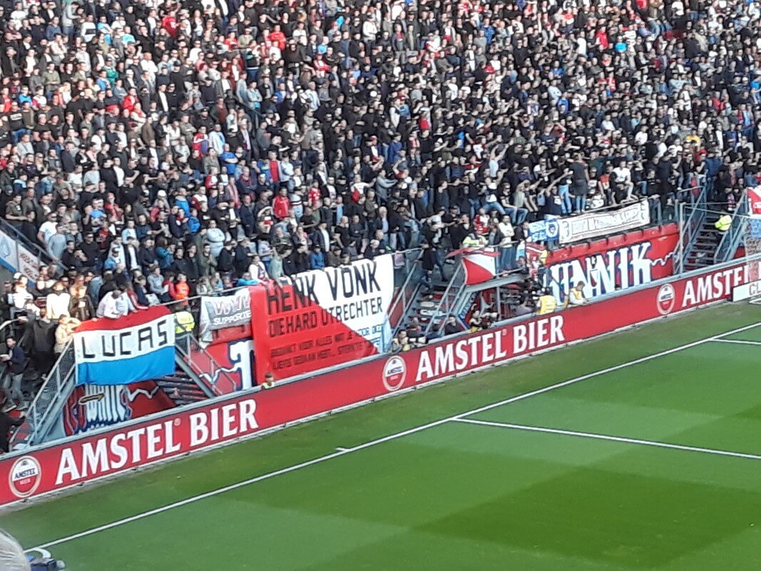 Spandoek ter ere van Henk Vonk aan het eind van het seizoen aan de Bunnik-zijde van Stadion Galgenwaard. (Eigen foto)