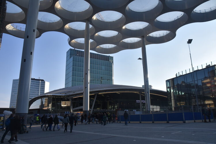 Het stationsplein van de Utrechters of van Klépierre? Foto: Jeroen Wielaert (februari 2018)