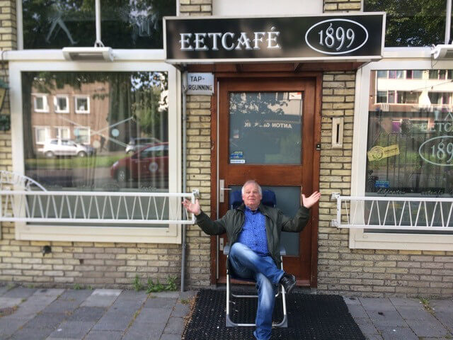 Bert van Lienden voor zijn geliefde - gesloten - Cafe 1899. Foto: Michel Hogervorst