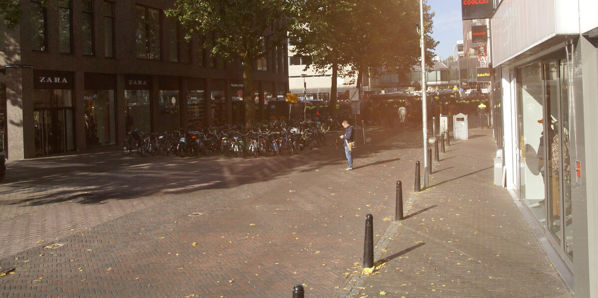 Niemand mag het Vredenburg meer op of af. Foto: Zita Eijzenbach