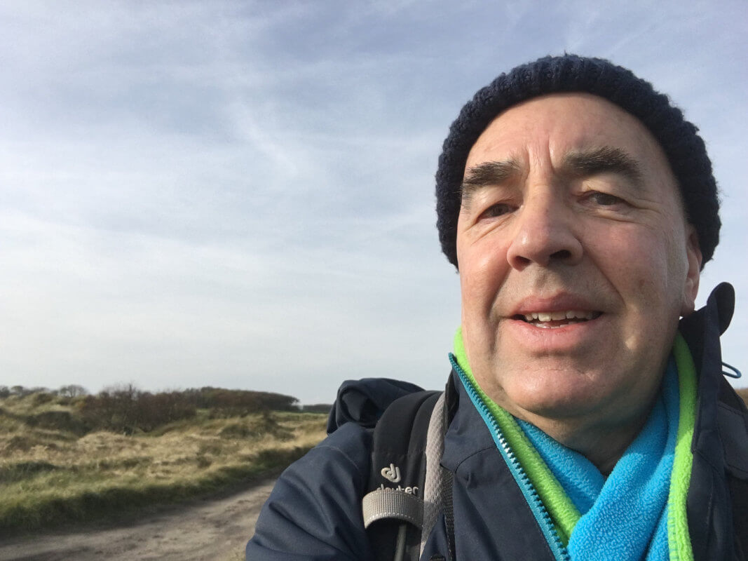 Selfie Dik met TNO-sjaal op Terschelling.