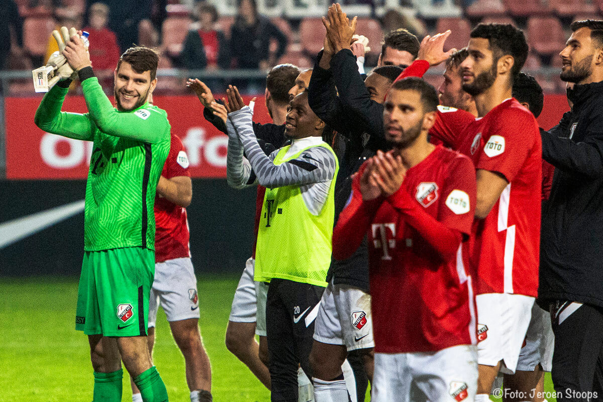 Na de dramatische wedstrijd van vorige week tegen AZ kon doelman Paes zaterdagavond na afloop gelukkig weer lachen.