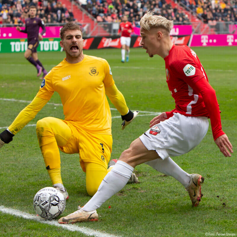 Eerste speelminuten bij FC Utrecht voor Almqvist.