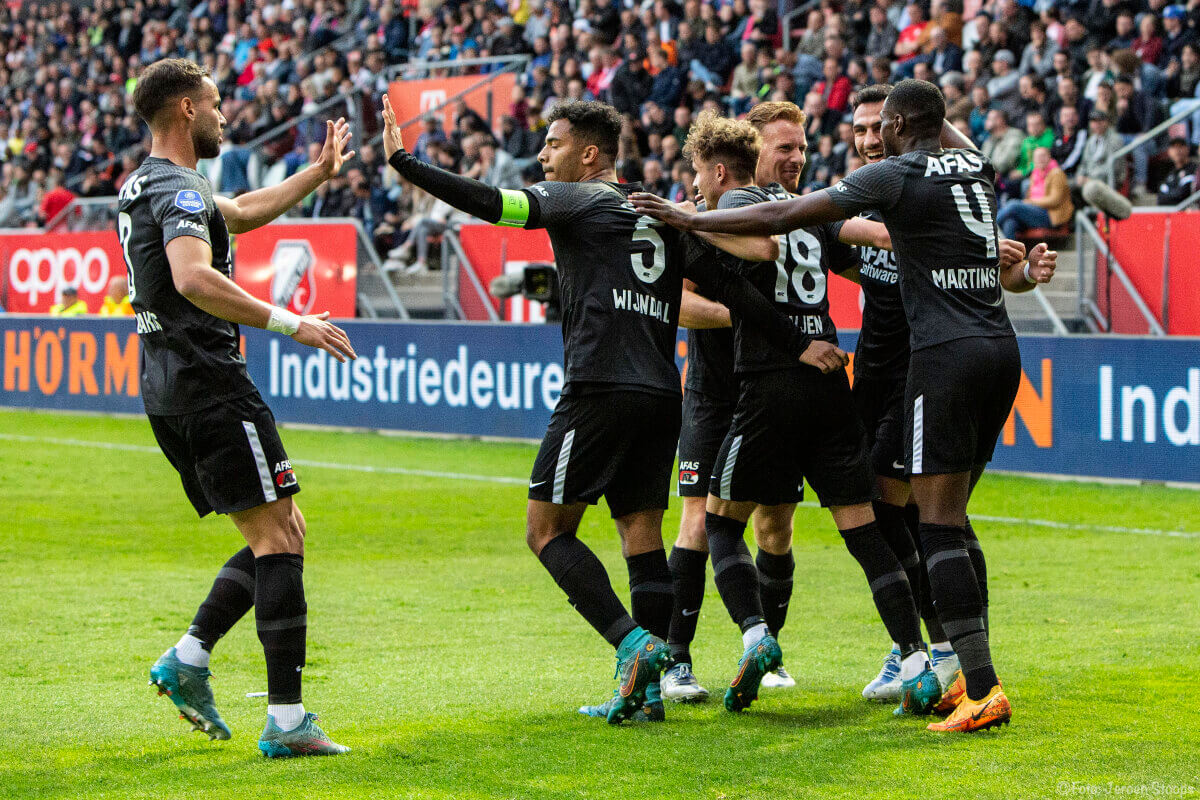 In drie minuten tijd twee keer juichende Alkmaarders 0-2.