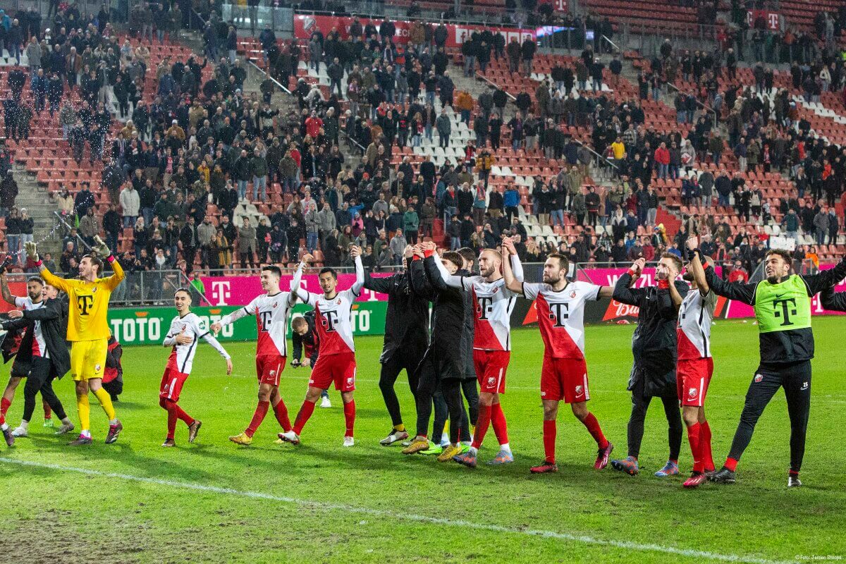 Door de winst loopt Utrecht in op Sparta en uit op Heerenveen.