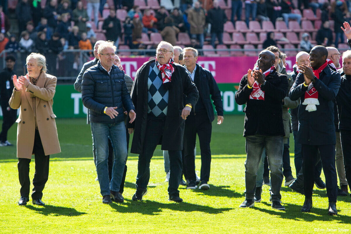 Ererondje van de FC Utrecht-Legends