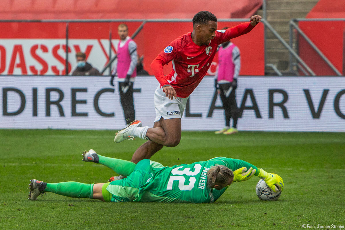 Pasveer voorkomt een Utrechtse treffer van Timber.