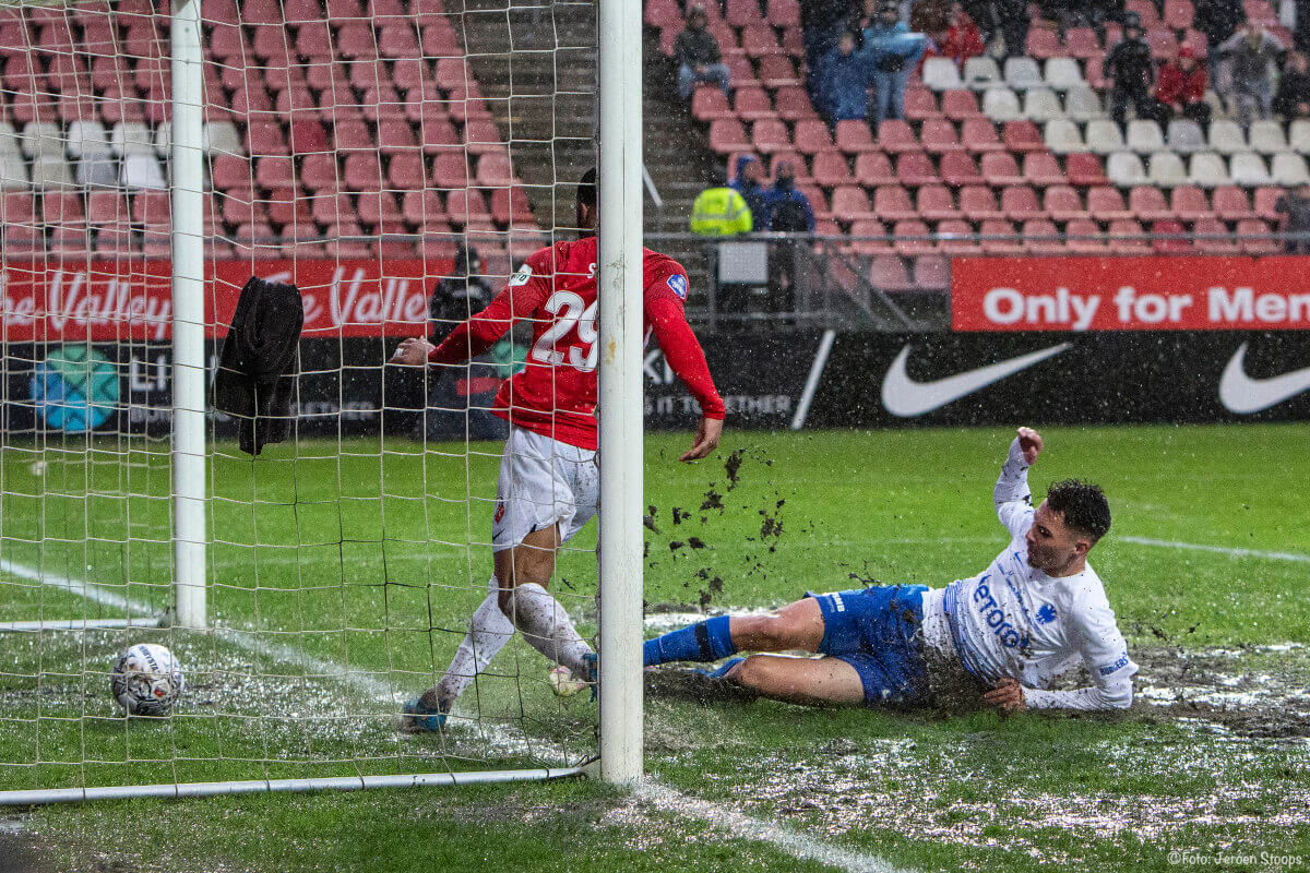 Sylla heeft de 1-0 binnen getikt.