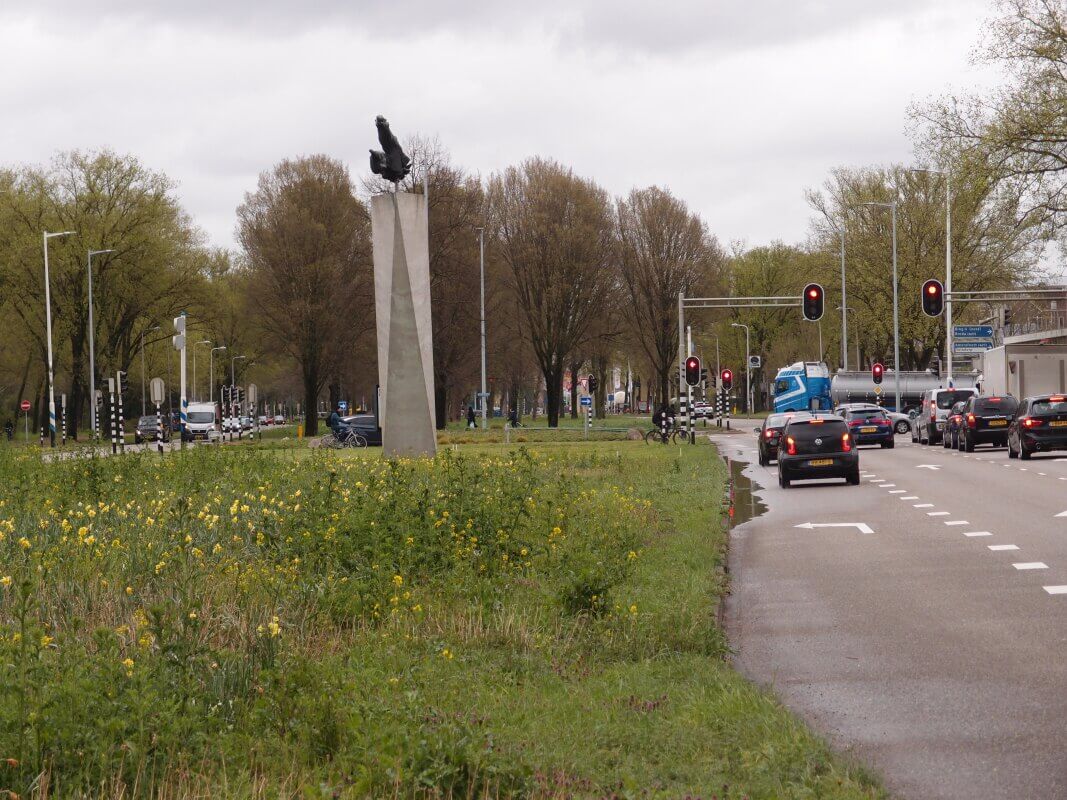 De Einsteindreef vormt een barrière tussen Overvecht zuid en noord. Foto Louis Engelman