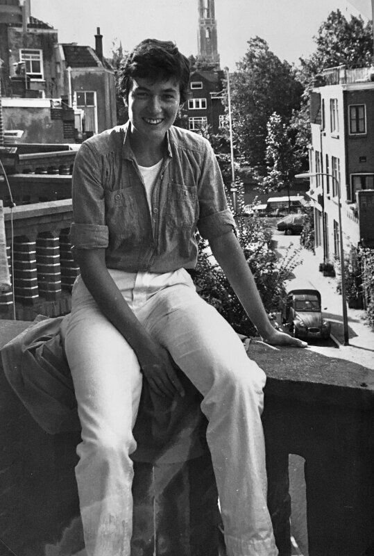 Inez op haar balkon. Foto: Dik Binnendijk (1980)