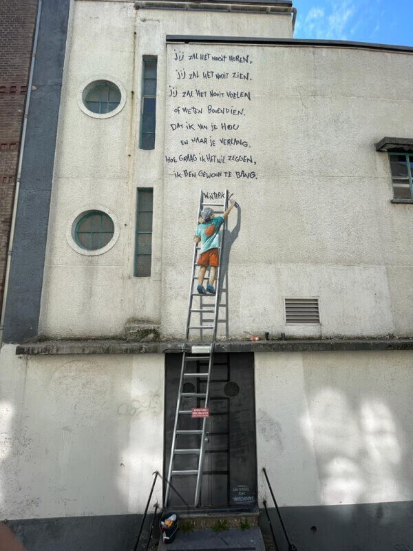 De muurschildering van Janisdeman met het gedicht. Foto: Gjalt Rameijer