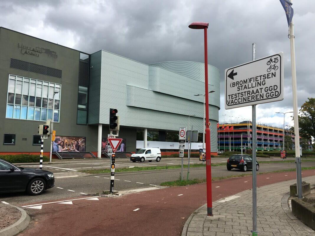 Een cruciaal wit bordje. Foto: Dik Binnendijk