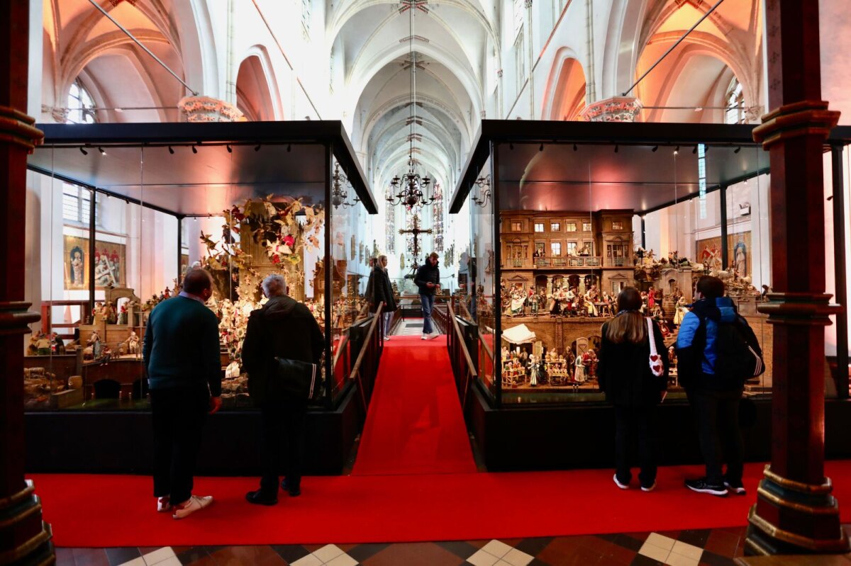 De kerststal in de Catharinakathedraal. Foto: Ton van den Berg
