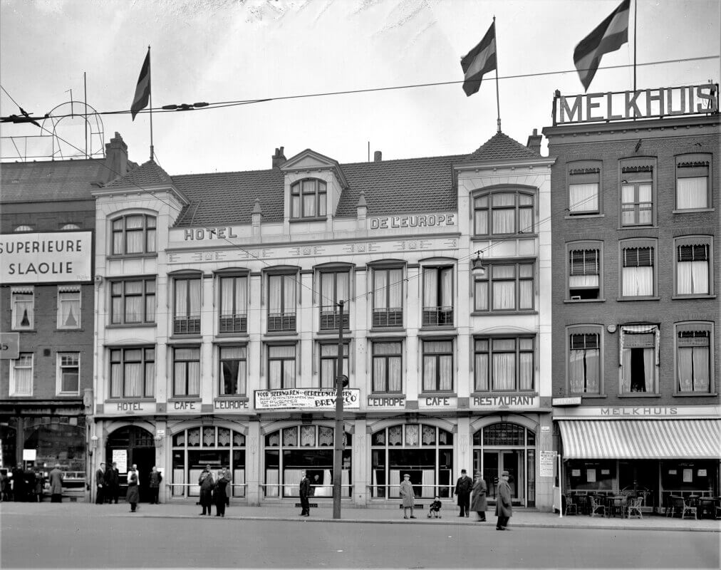 Deze foto toont het hotel in zijn laatste maand van zijn bestaan. De foto is genomen in maart 1935.