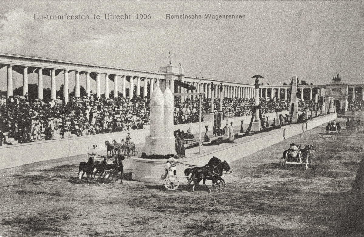 Prentbriefkaart van Circus Maximus op het zogeheten Suikerterrein vlakbij het Merwedekanaal. Foto: coll. Lisman 