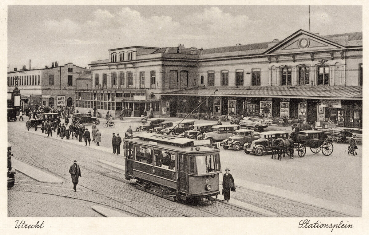 Stationsplein. Coll. Lisman